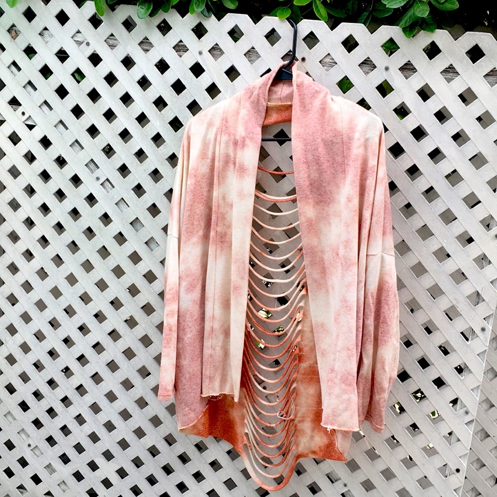 Tie dye ⭐️Pink sweater ⭐️ cute ripped back